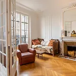 Luxurious Traditional French Style Near Eiffel Tower