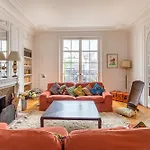 Luxurious Traditional French Style Near Eiffel Tower
