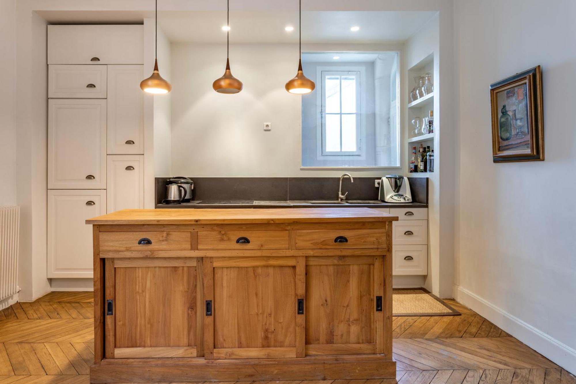 Luxurious Traditional French Style Near Eiffel Tower * Paris