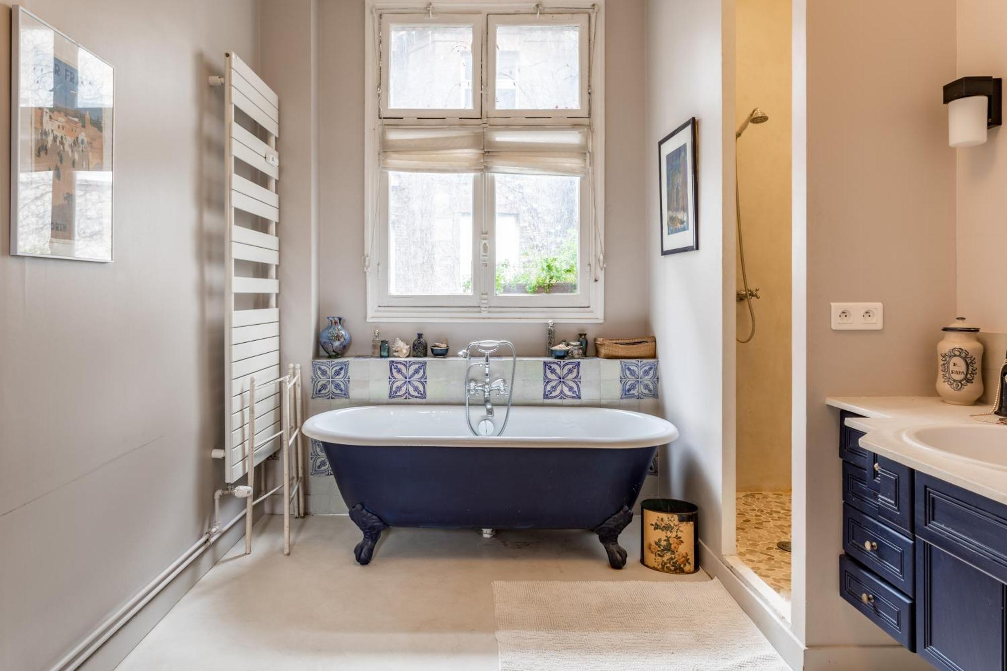 Luxurious Traditional French Style Near Eiffel Tower Apartment Paris